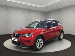 Desire rot metallic/midnight schwarz metallic Gebraucht 2024 Seat Arona FR SUV | 22.300 € (Fairer Preis)