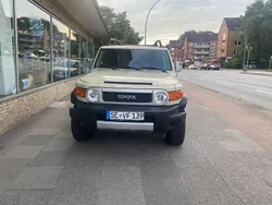 Beige Gebraucht 2008 Toyota FJ SUV | 26.000 €