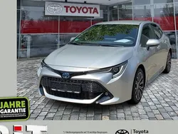 Precious silver Gebraucht 2023 Toyota Corolla Team Limousine | 24.990 € (Fairer Preis)