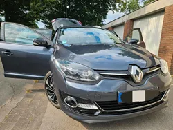 Grau Gebraucht 2016 Renault Mégane GrandTour Bose Edition Kombi | 9.750 € (Fairer Preis)