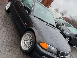 Schwarz Gebraucht 2001 BMW 320 Basis Limousine | 2.600 € (Guter Preis)