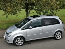 Silber Gebraucht 2009 Opel Meriva Van / Kleinbus | 4.900 € (Fairer Preis)
