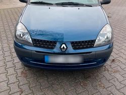 Blau Gebraucht 2004 Renault Clio II Kleinwagen | 2.000 €