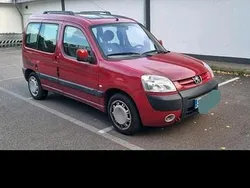 Rot Gebraucht 2005 Peugeot Partner Van / Kleinbus | 1.750 € (Guter Preis)