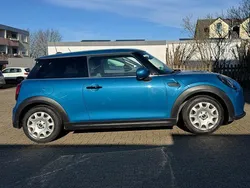 Blau Gebraucht 2021 Mini ONE Classic Kleinwagen | 15.500 € (Fairer Preis)