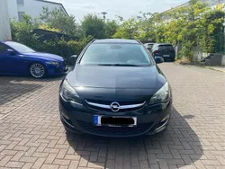 Schwarz Gebraucht 2012 Opel Astra Kombi | 4.000 € (Guter Preis)