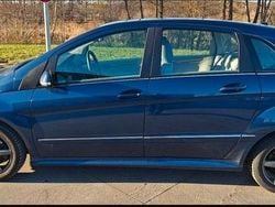 Blau Gebraucht 2010 Mercedes B200 Van / Kleinbus | 5.200 € (Fairer Preis)