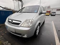 Grau Gebraucht 2006 Opel Meriva Van / Kleinbus | 2.100 € (Guter Preis)