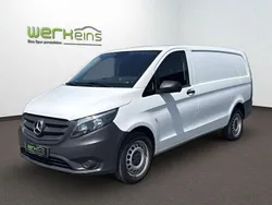 Weiss (metallic) Gebraucht 2021 Mercedes Vito Van / Kleinbus | 26.950 € (Superpreis)