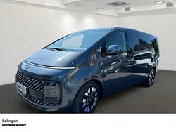 Grau Gebraucht 2023 Hyundai Staria Signature Van | 45.350 € (Fairer Preis)