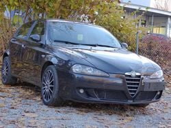 Grau Gebraucht 2006 Alfa Romeo 147 Kleinwagen | 350 € (Guter Preis)