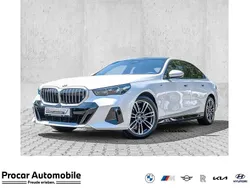 Weiß Gebraucht 2024 BMW 520 M Sport Limousine | 54.990 € (Guter Preis)