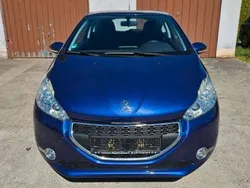 Blau Gebraucht 2014 Peugeot 208 Kleinwagen | 3.400 € (Superpreis)