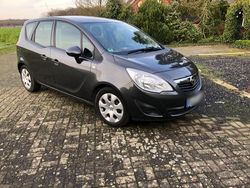 Grau Gebraucht 2011 Opel Meriva Van / Kleinbus | 3.550 € (Etwas zu teuer)