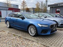 Blau Gebraucht 2019 Volvo V90 R-Design Kombi | 29.990 € (Teuer)