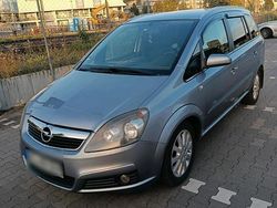 Silber Gebraucht 2008 Opel Zafira Van / Kleinbus | 3.000 € (Teuer)