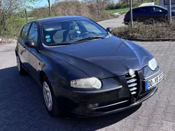 Schwarz Gebraucht 2004 Alfa Romeo 147 Distinctive Kleinwagen | 850 € (Guter Preis)