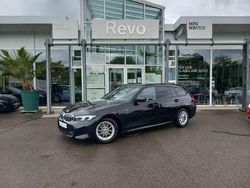 Black sapphire metallic Gebraucht 2023 BMW 320 M Sport Kombi | 39.870 € (Etwas zu teuer)