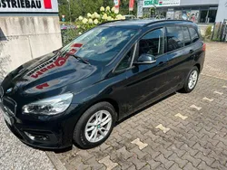 Schwarz Gebraucht 2017 BMW 218 Gran Tourer Advantage Van / Kleinbus | 16.200 € (Fairer Preis)