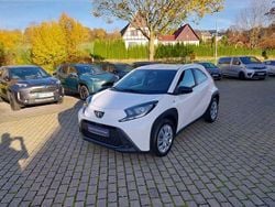 Schneeweiß Gebraucht 2024 Toyota Aygo X X-play SUV | 14.990 € (Fairer Preis)