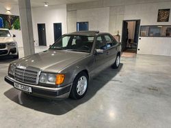 Grau Gebraucht 1990 Mercedes 300 Limousine | 9.990 €