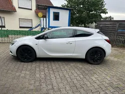 Weiß Gebraucht 2015 Opel Astra GTC Limousine | 7.750 € (Fairer Preis)