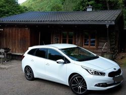 Weiß Gebraucht 2013 Kia Ceed Sportswagon Kombi | 8.888 € (Fairer Preis)