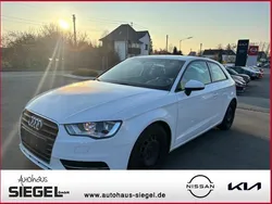 Ibisweiß Gebraucht 2016 Audi A3 Attraction Limousine | 11.990 € (Guter Preis)