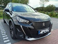 Schwarz Gebraucht 2023 Peugeot 2008 Allure SUV | 22.100 € (Guter Preis)