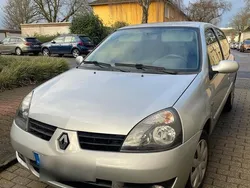 Silber Gebraucht 2009 Renault Clio II Campus Kleinwagen | 1.600 €