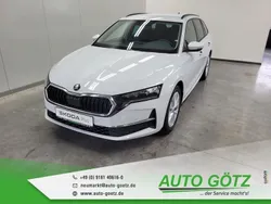 Weiss Gebraucht 2024 Skoda Octavia Selection Kombi | 29.449 € (Fairer Preis)