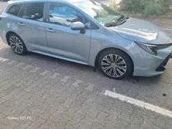 Grau Gebraucht 2021 Toyota Corolla Hybrid Kombi | 23.000 €