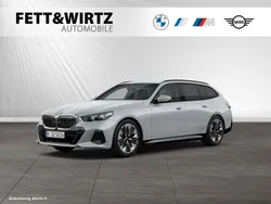 Brooklyn grau metallic Gebraucht 2025 BMW 520 M Sport Kombi | 53.350 € (Fairer Preis)