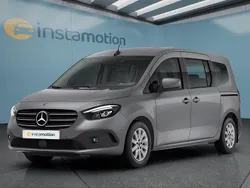 Grau Neu 2025 Mercedes T180 Van / Kleinbus | 35.799 €