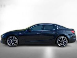 Diverse metallic Gebraucht 2022 Maserati Ghibli GT Coupé | 59.080 € (Etwas zu teuer)