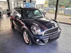 Blau Gebraucht 2011 Mini Clubman Kombi | 8.600 €