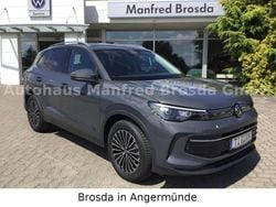 Grau Neu 2025 VW Tiguan Life SUV | 44.480 € (Etwas zu teuer)