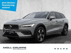 Vapour grey / metallic Gebraucht 2023 Volvo V60 CC Ultimate Kombi | 40.980 € (Etwas zu teuer)