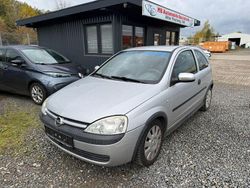 Grau Gebraucht 2002 Opel Corsa Kleinwagen | 1.499 € (Fairer Preis)