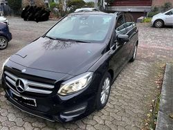 Schwarz Gebraucht 2017 Mercedes B180 Van / Kleinbus | 11.990 € (Guter Preis)