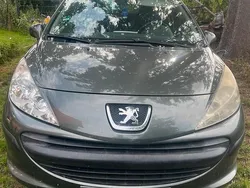 Grün Gebraucht 2007 Peugeot 207 Kombi | 1.000 €
