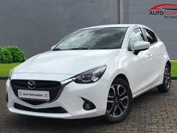 Weiß Gebraucht 2015 Mazda 2 Exclusive-Line Limousine | 10.580 € (Teuer)