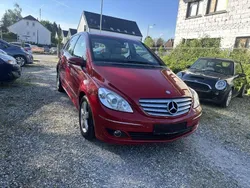Rot Gebraucht 2008 Mercedes B200 Van / Kleinbus | 5.999 € (Fairer Preis)
