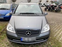 Grau Gebraucht 2011 Mercedes A180 Kleinwagen | 5.300 €