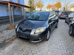 Grau Gebraucht 2007 Toyota Auris Limousine | 2.690 € (Teuer)