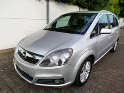 Silber Gebraucht 2007 Opel Zafira Van / Kleinbus | 2.999 € (Guter Preis)