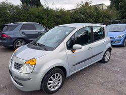 Silber Gebraucht 2005 Renault Modus Van / Kleinbus | 1.950 € (Fairer Preis)