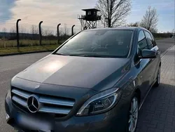 Grau Gebraucht 2012 Mercedes B200 Van / Kleinbus | 12.600 €