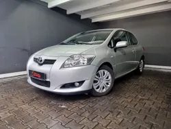 Silber Gebraucht 2007 Toyota Auris Sol Limousine | 6.990 € (Teuer)