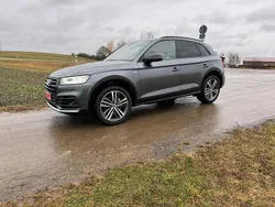 Grau Gebraucht 2019 Audi Q5 Sport SUV | 37.700 € (Teuer)
